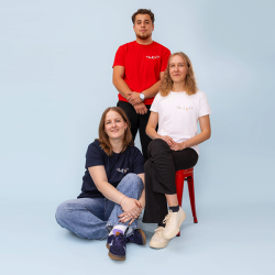ROTE NASEN Icons Shirts jetzt entdecken - fröhlicher Alltagsbegleiter
